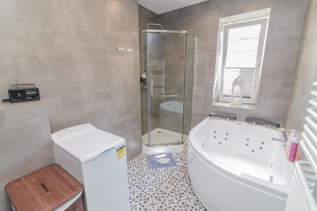 Apartament Z Jacuzzi Хель Экстерьер фото